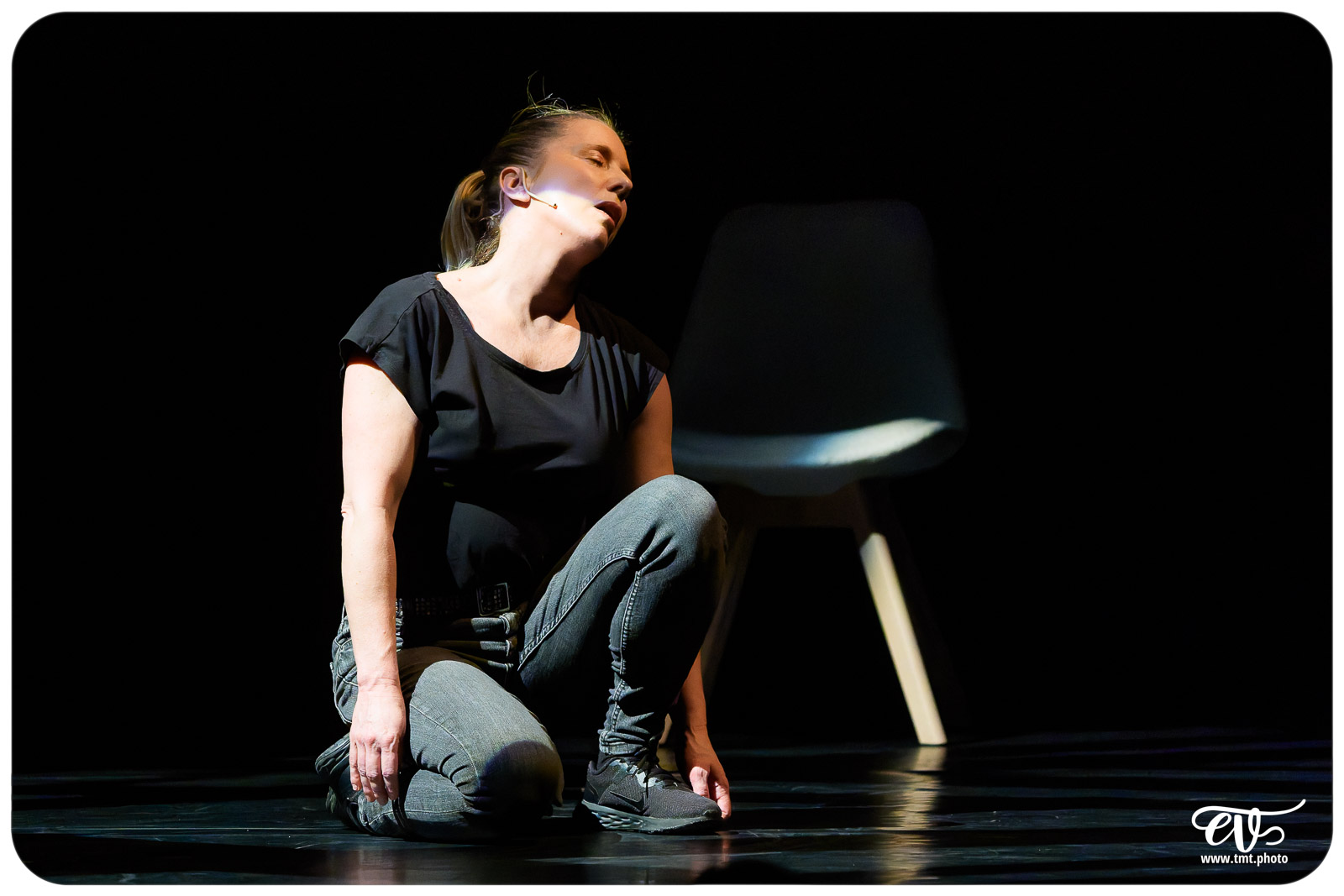 LES CHATOUILLES OU LA DANSE DE LA COLÈRE